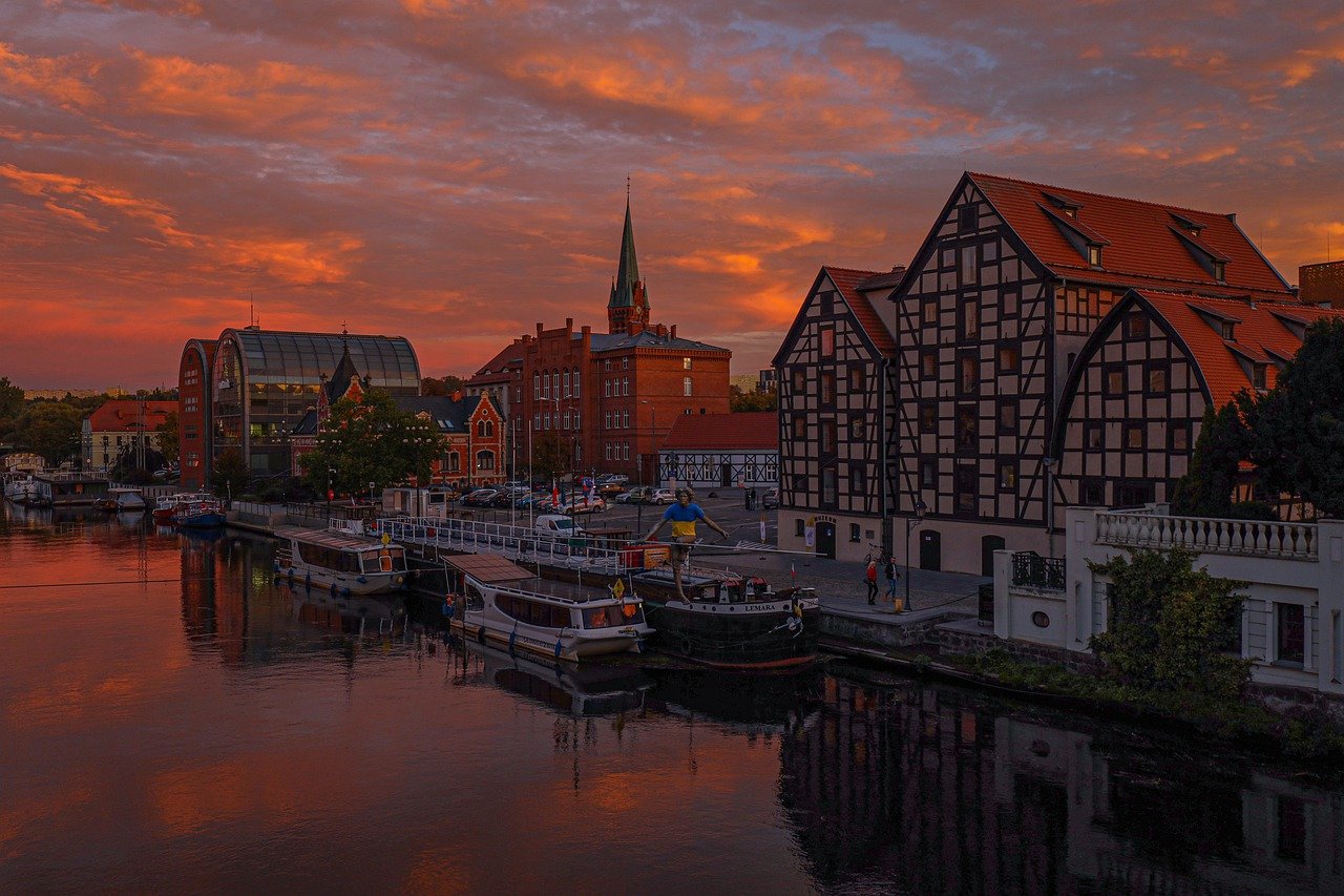 Secrets of Bydgoszcz: Spy Adventure and Culinary Delights