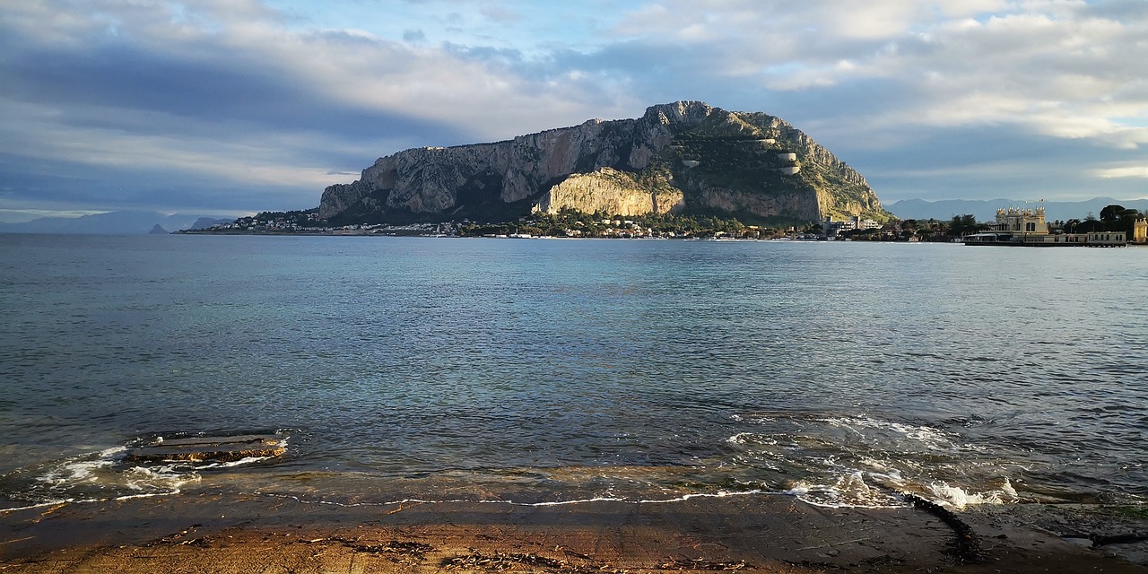 Gustando Mondello: Mare, Relax e Buona Cucina