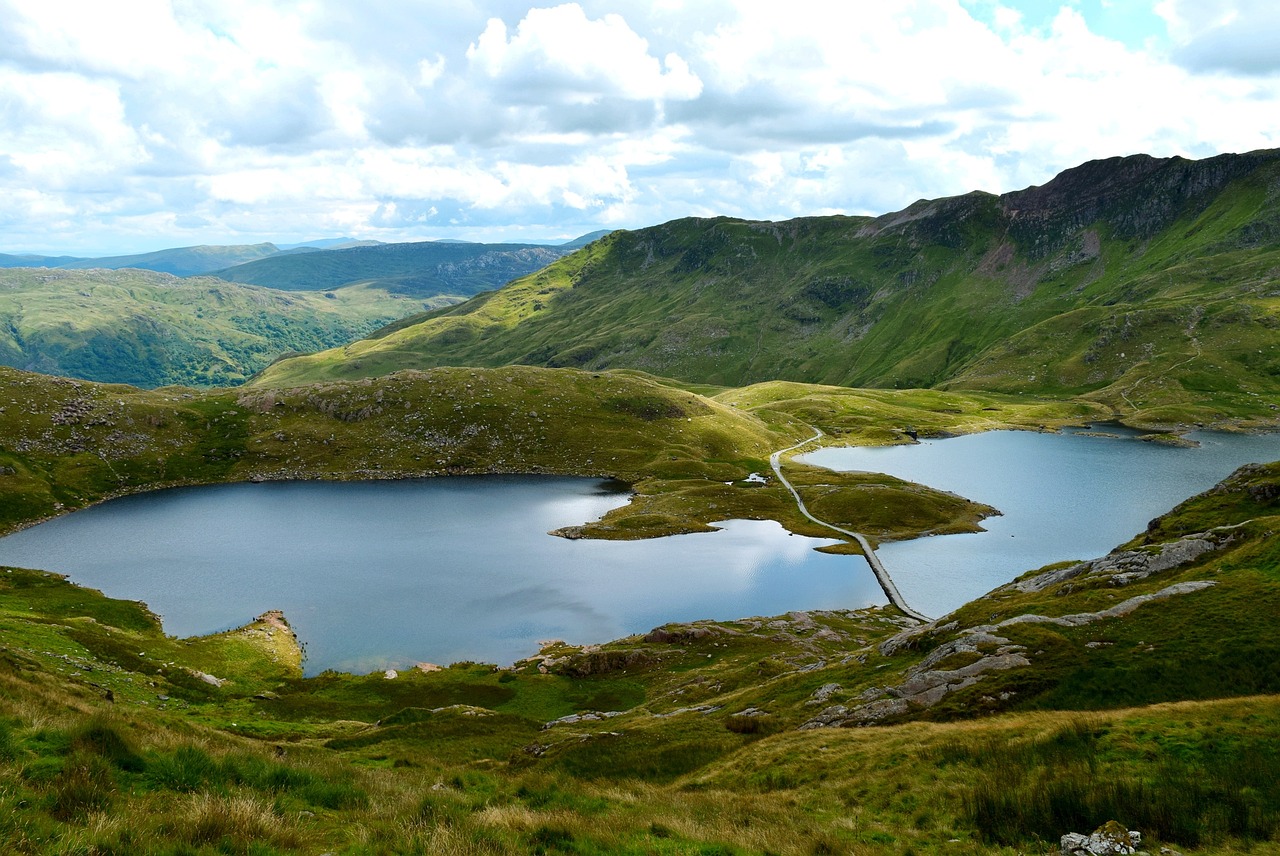 Ultimate Snowdonia Adventure and Culinary Experience