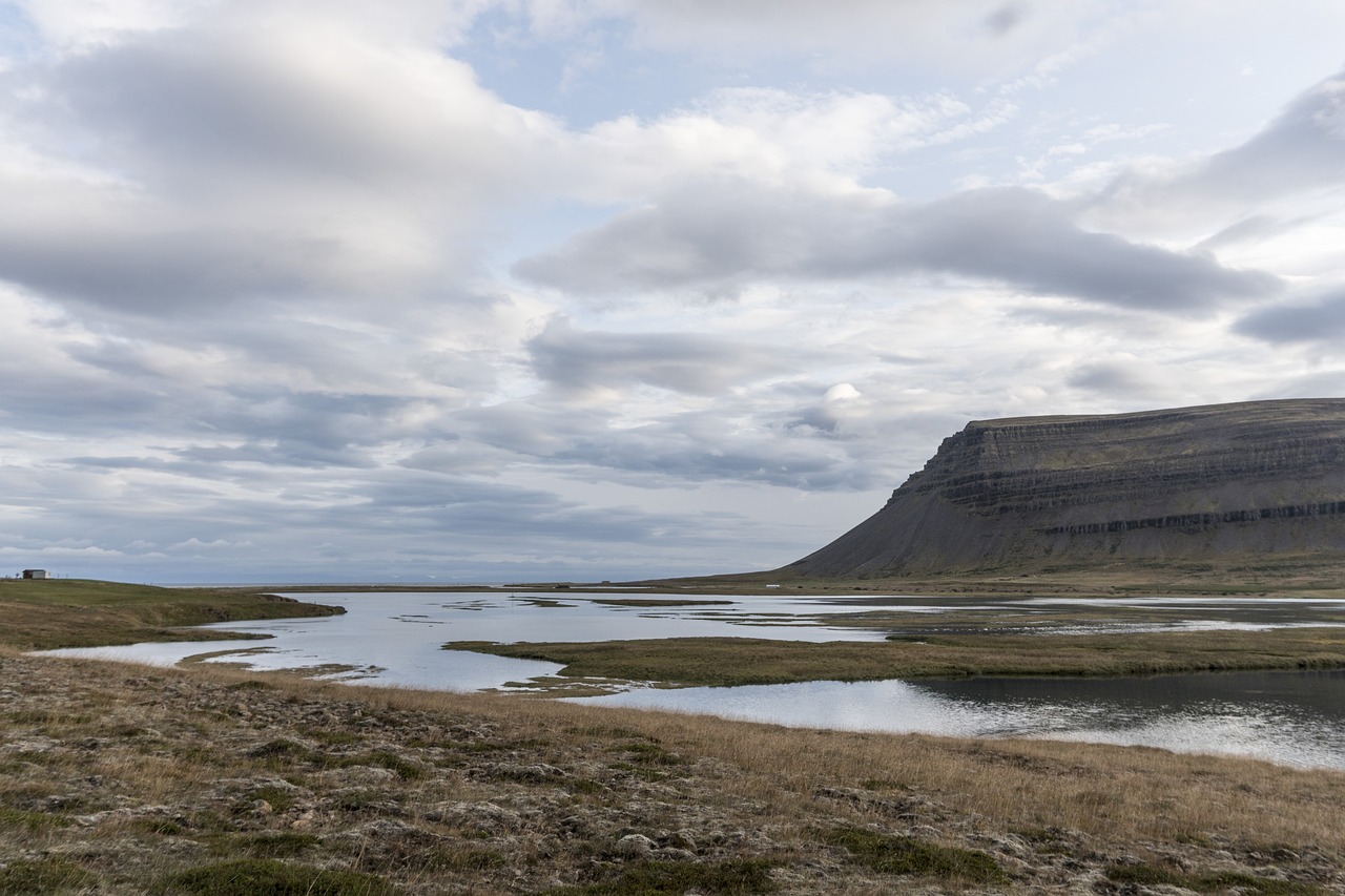 Explorando la Naturaleza y la Gastronomía de Islandia