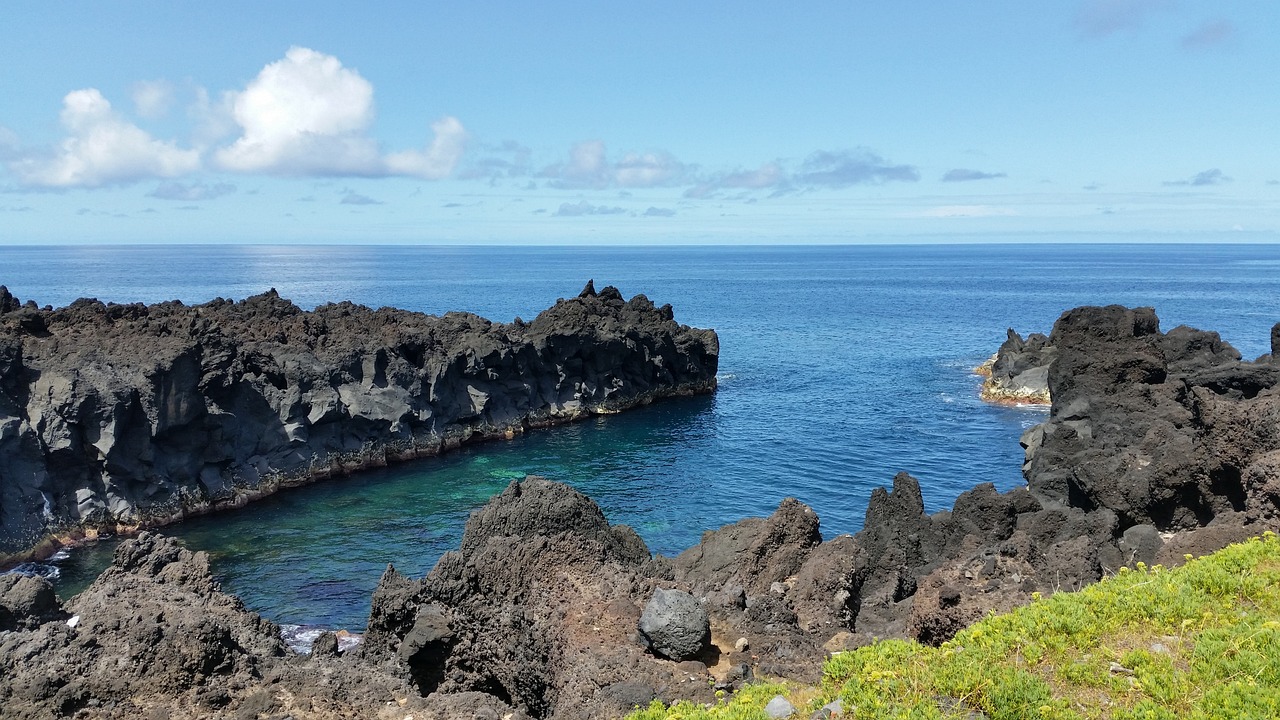 Aventuras en la Isla de Flores: 7 Días de Exploración