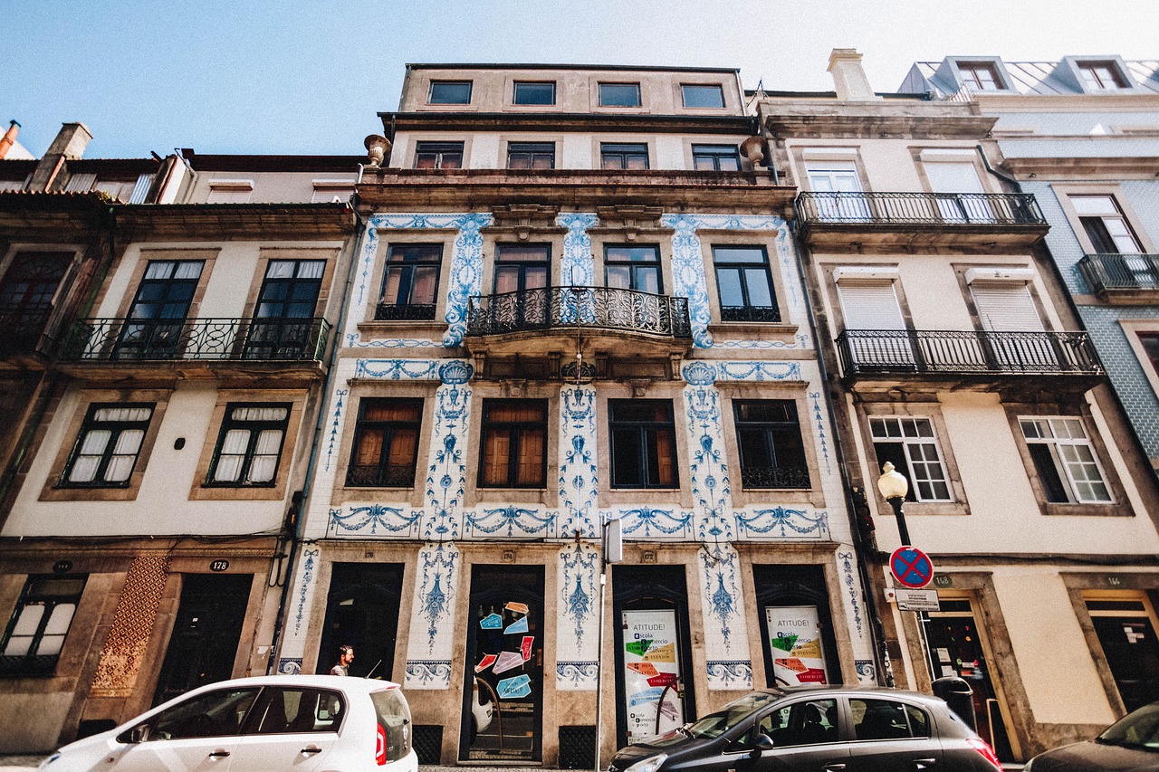 Porto's Charm: Douro Valley, Ribeira, and Lello Bookstore