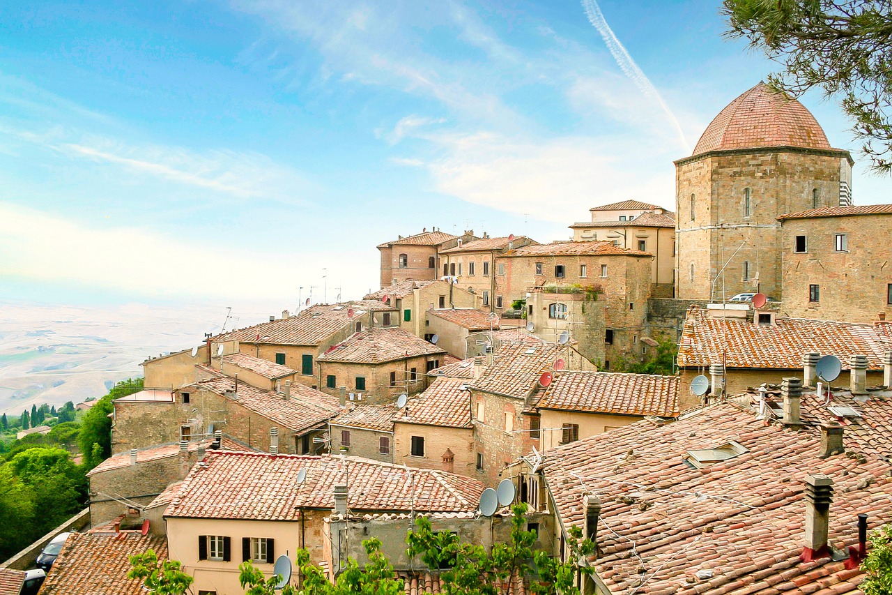 Picturesque Villages and Scenic Landmarks of Tuscany