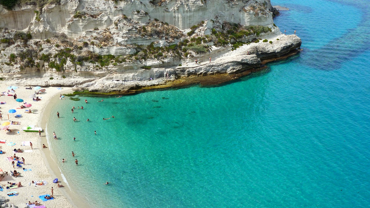 Esplorazione delle Spiagge e del Cibo Locale a Tropea