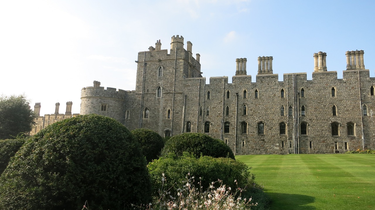 Royal Experience in Old Windsor and Surroundings