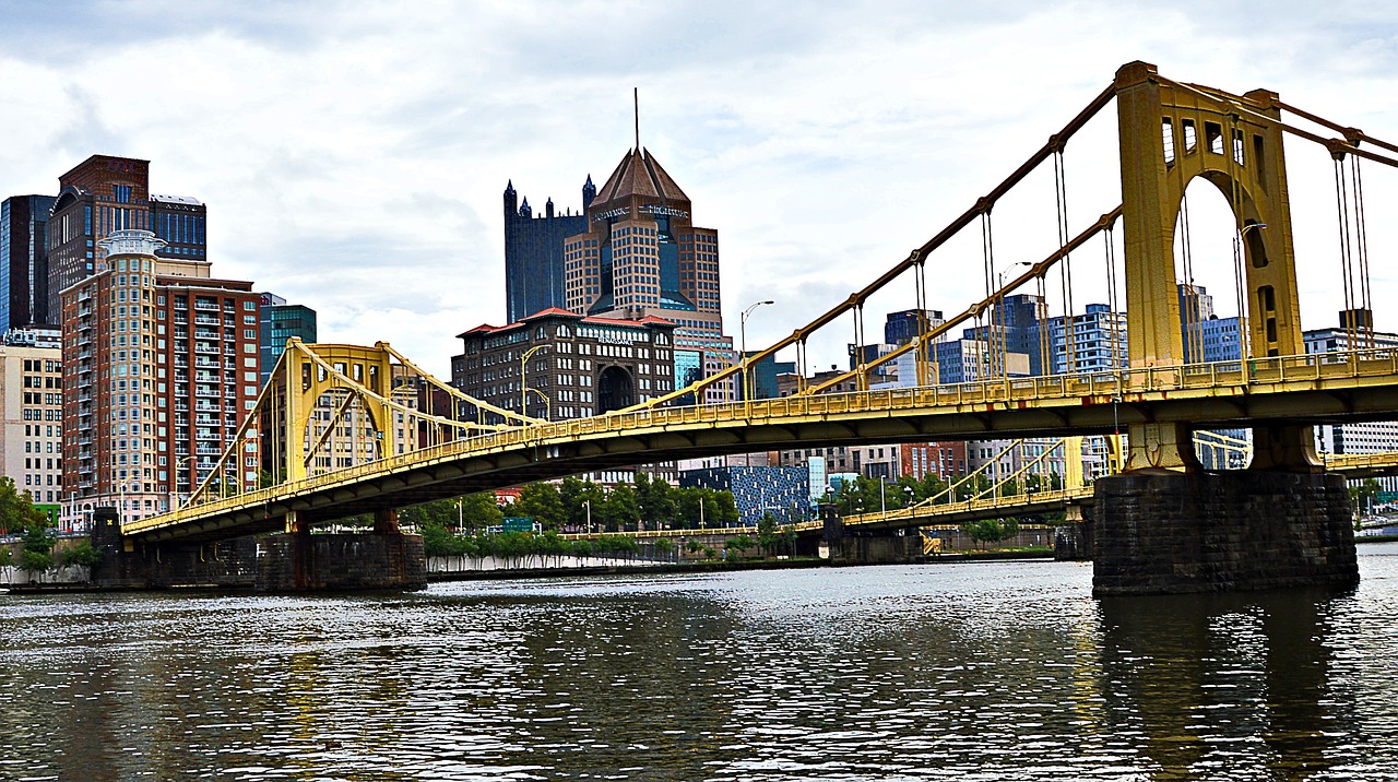 Romantic Winter Day in Pittsburgh: Skiing and City Delights