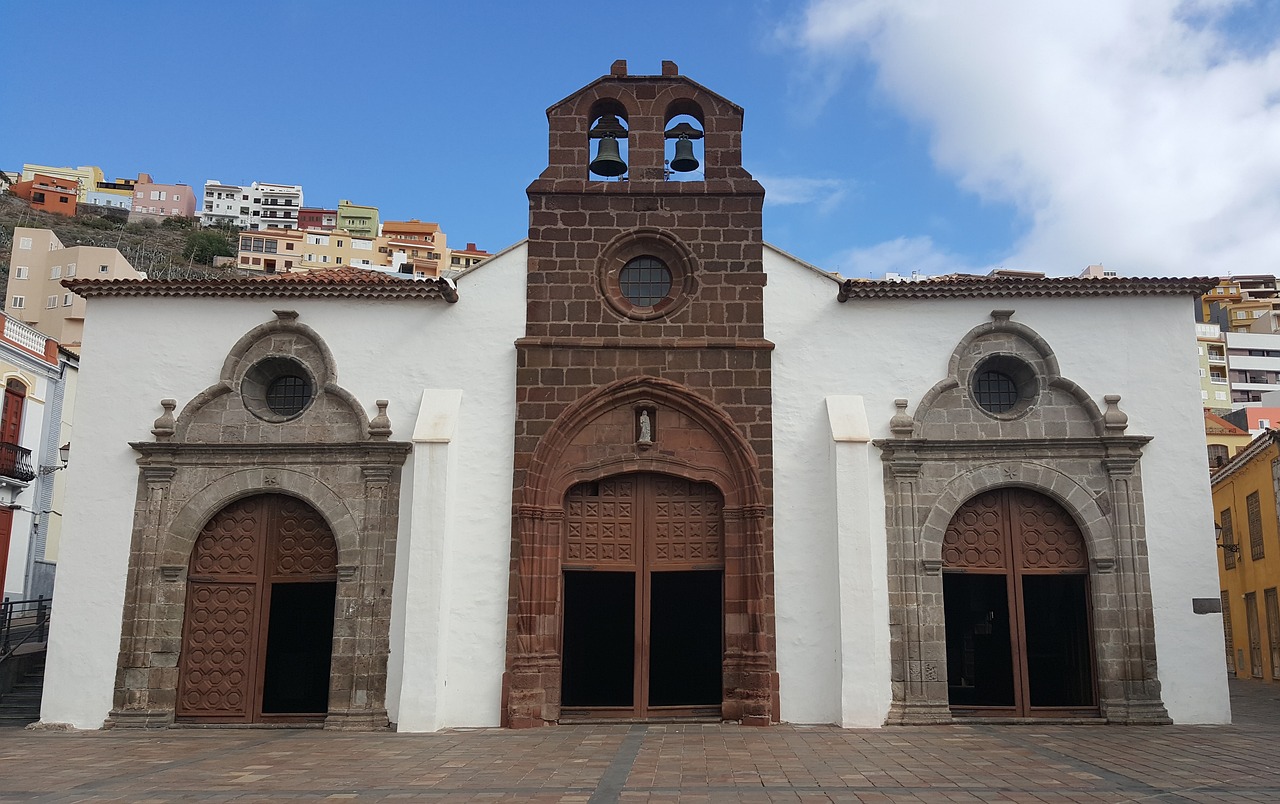 Whale Watching and Hiking Adventure in La Gomera