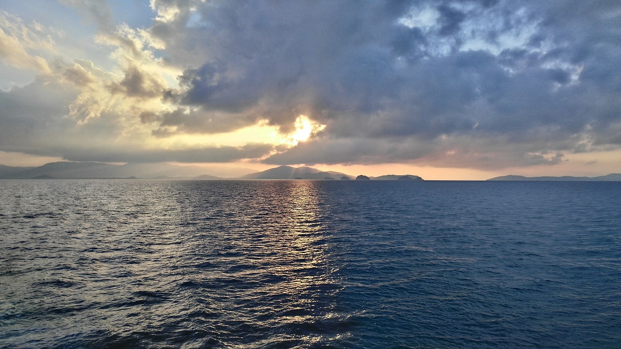 Escapade Romantique à Koh Samui: Plages de Sable Blanc et Coucher de Soleil