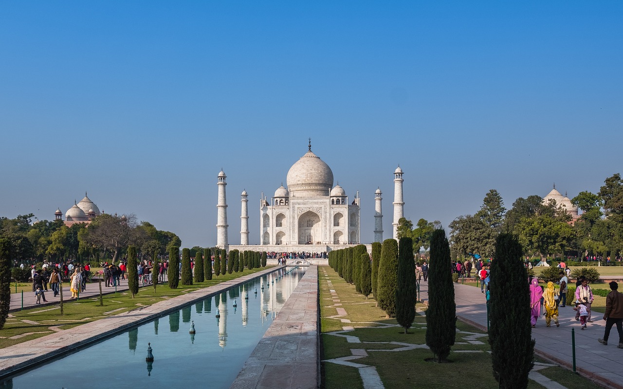 Agra: Taj Mahal & Agra Fort Exploration