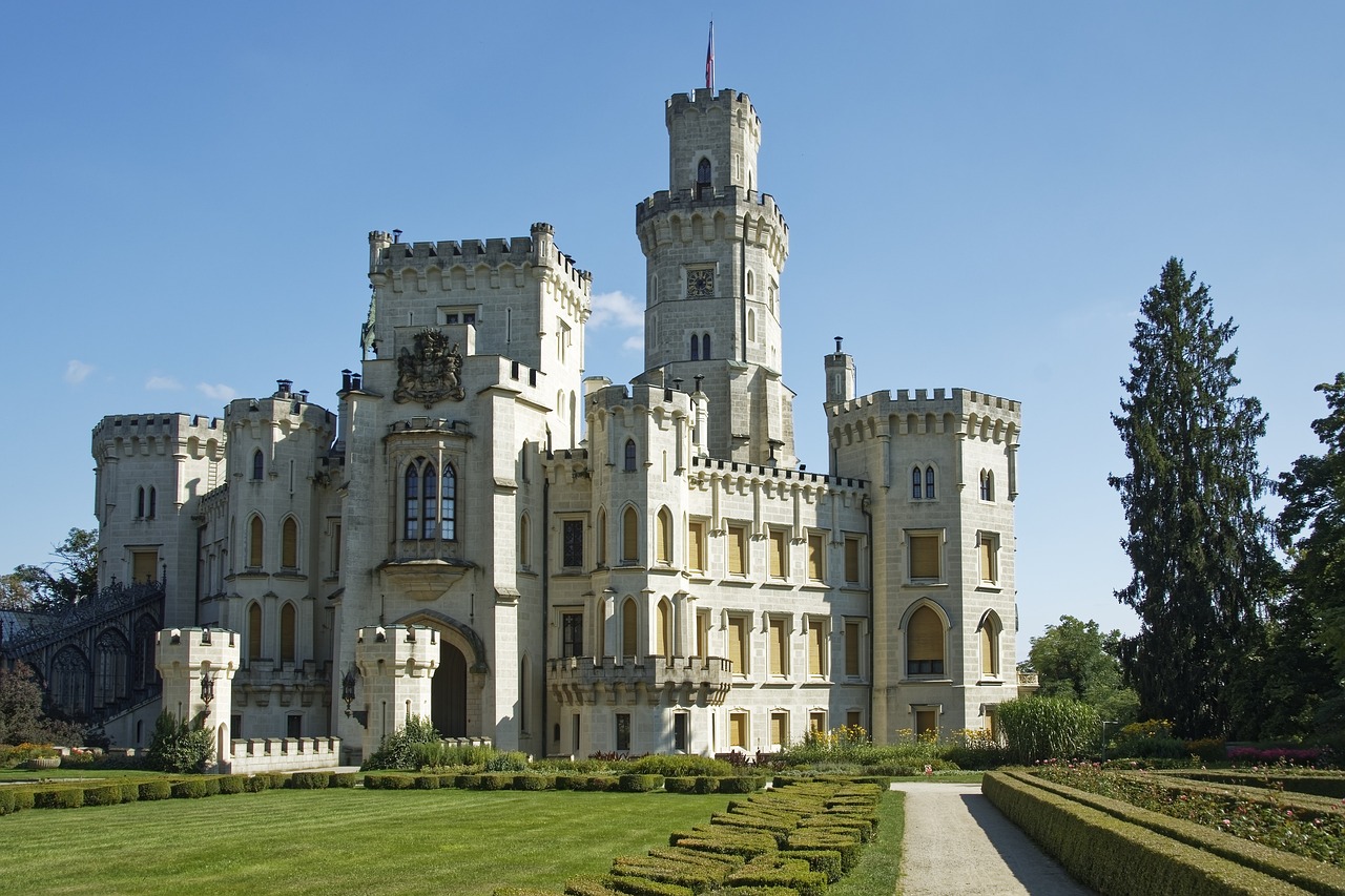 Medieval Marvels and Culinary Delights in Hluboká nad Vltavou