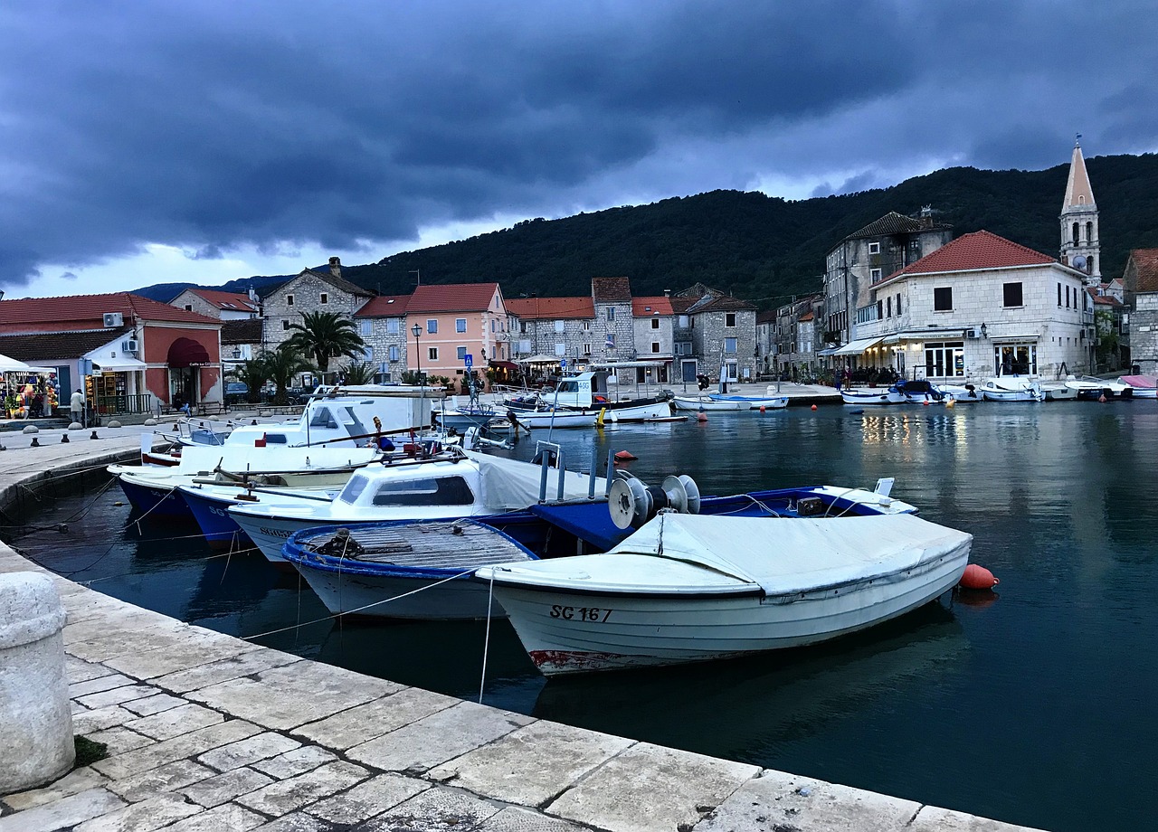 Island Paradise: Sailing and Snorkeling in Stari Grad