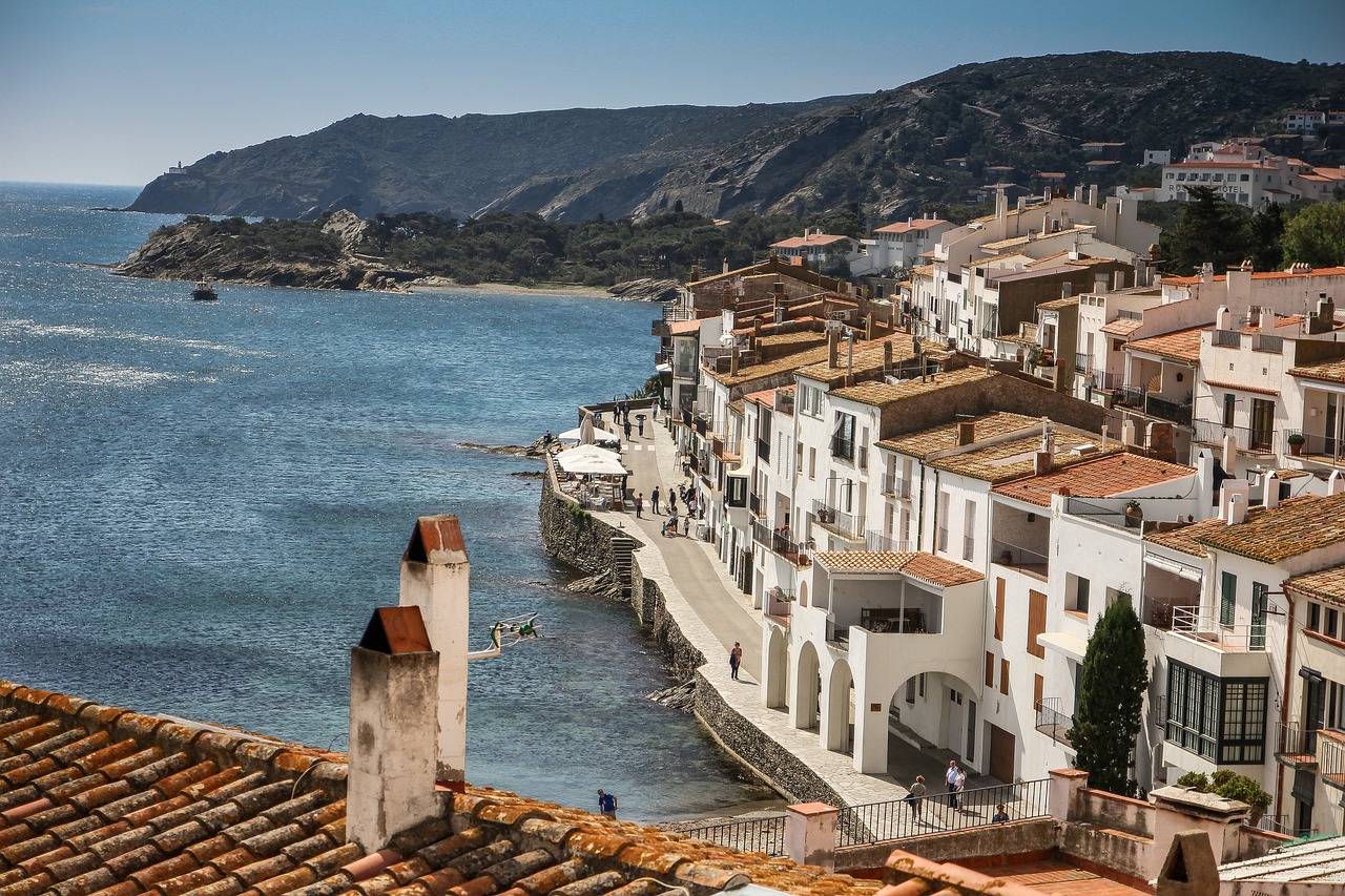 Seaside Delights in Cadaqués: Boat Trips and Gastronomic Pleasures