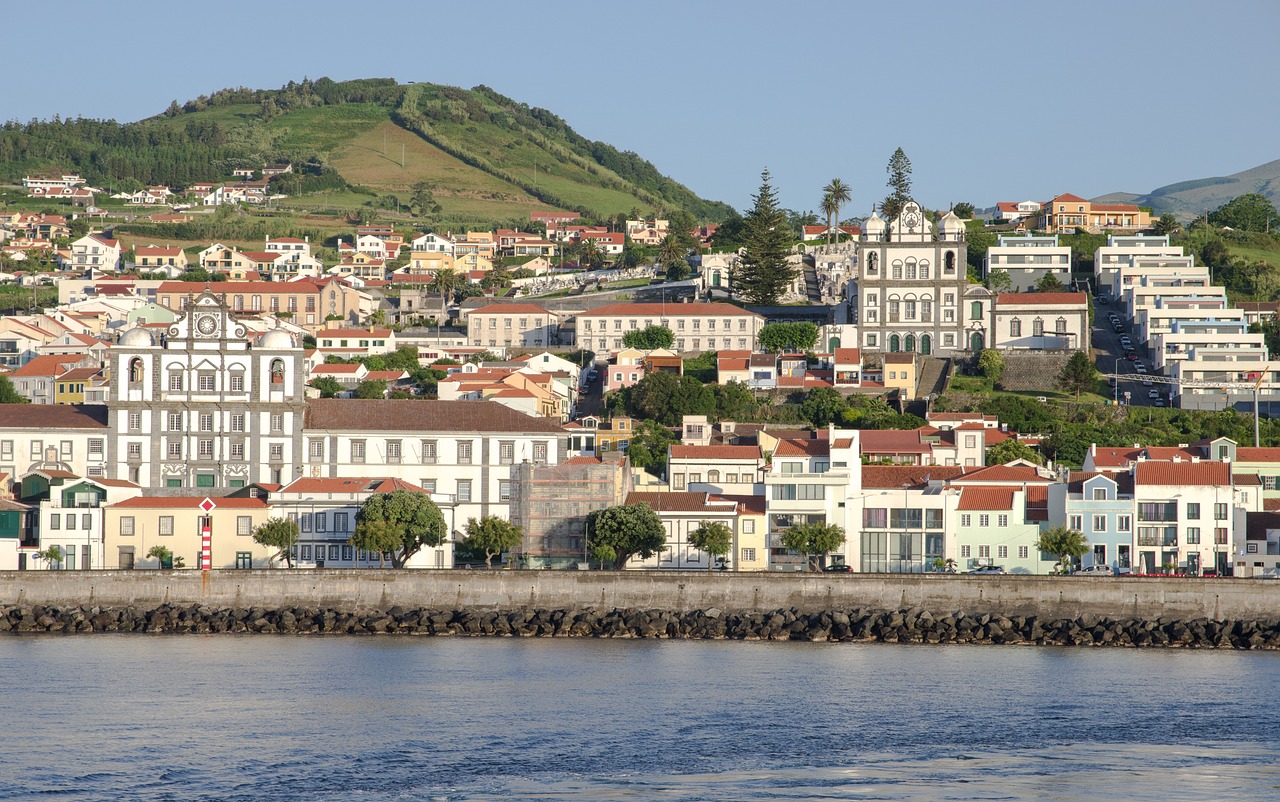 Explorando a Natureza e a Cultura das Ilhas do Pico e Faial