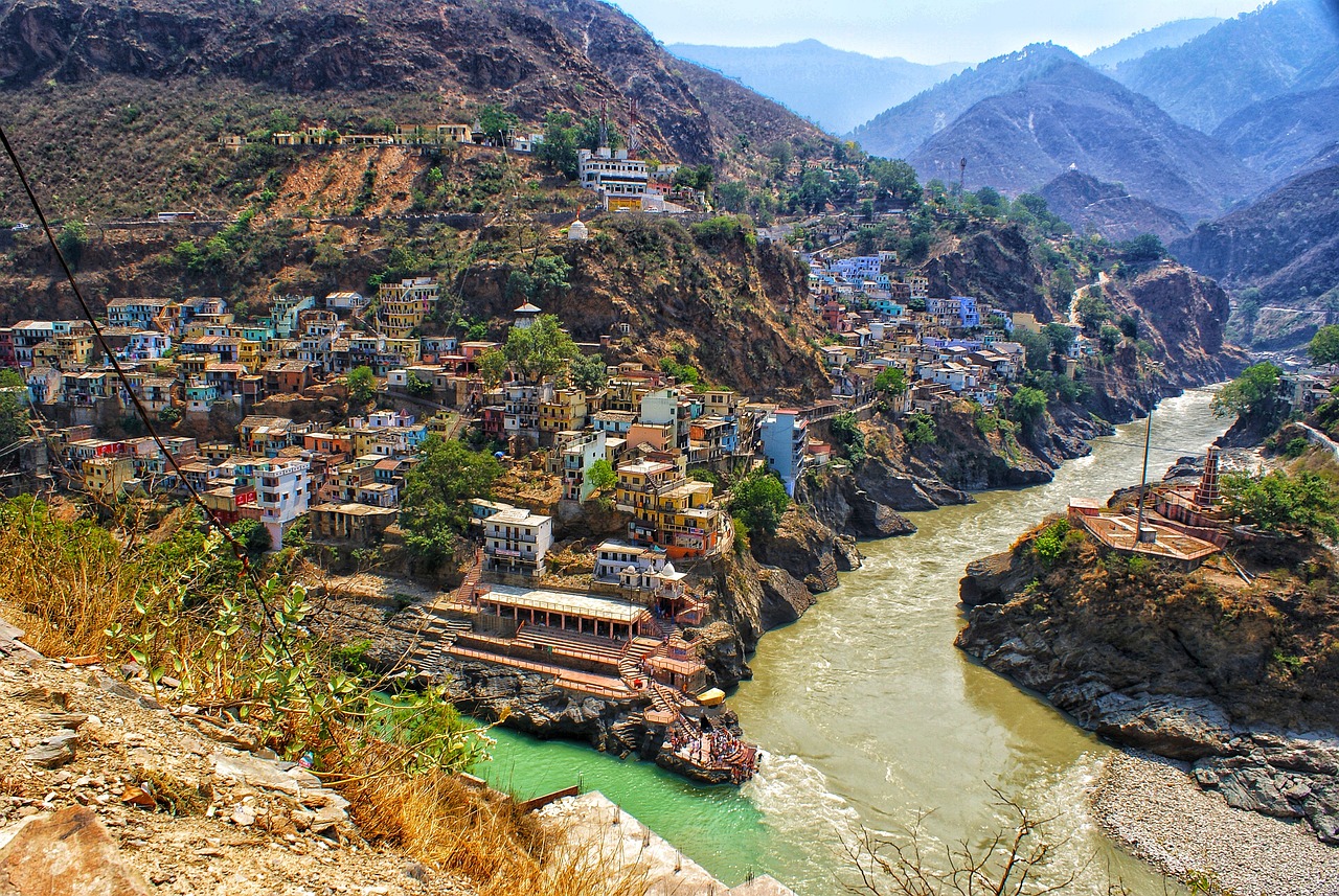 Tranquil Devprayag: Ganges Confluence and Spiritual Serenity