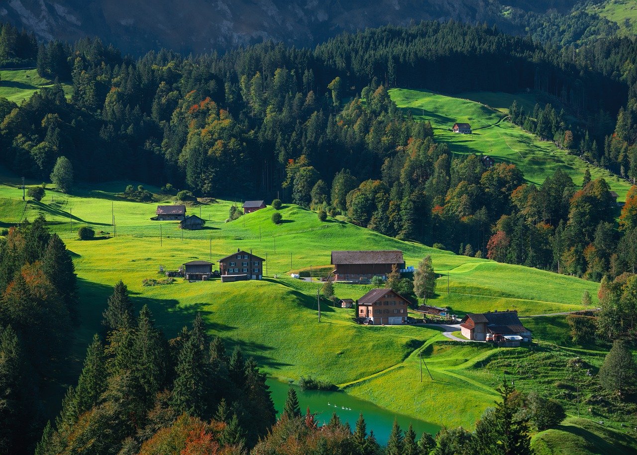Scenic Swiss Alps and Italian Lakes 7-Day Adventure