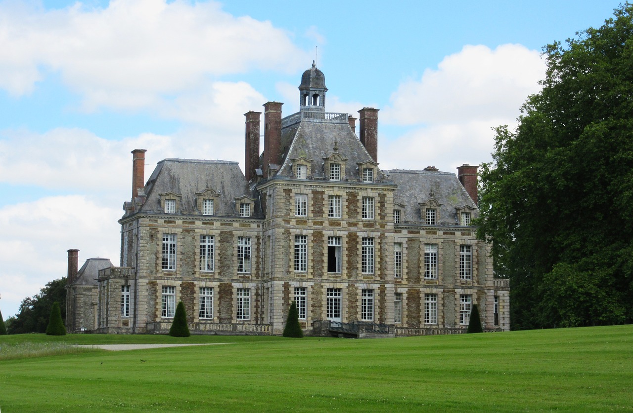 Châteaux de la Loire and Nantes Unique Experience
