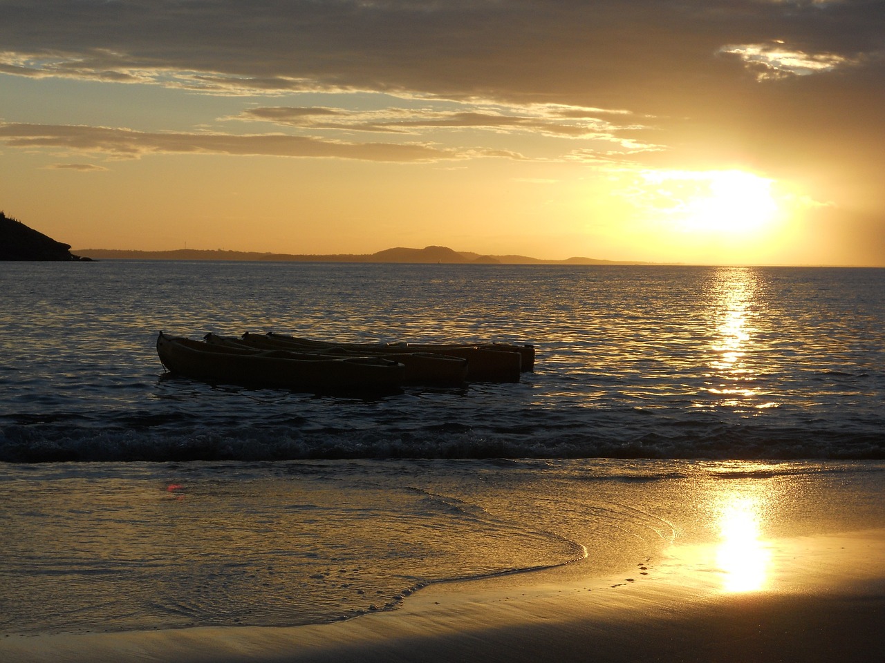 Beach Paradise in Búzios: Scenic Tours and Culinary Delights