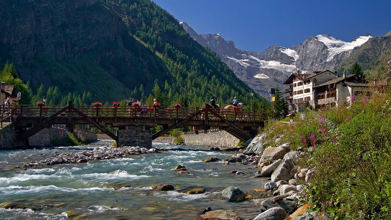 Esplorazione della Natura e della Gastronomia in Valle d'Aosta