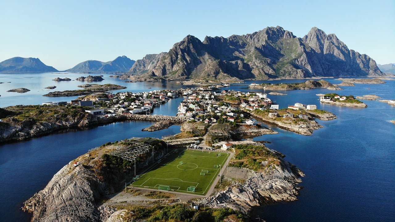 Scenic Lofoten Islands Adventure