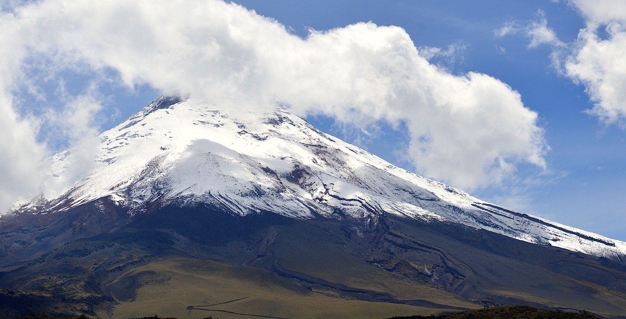Cotopaxi Province Adventure: Nature and Gastronomy