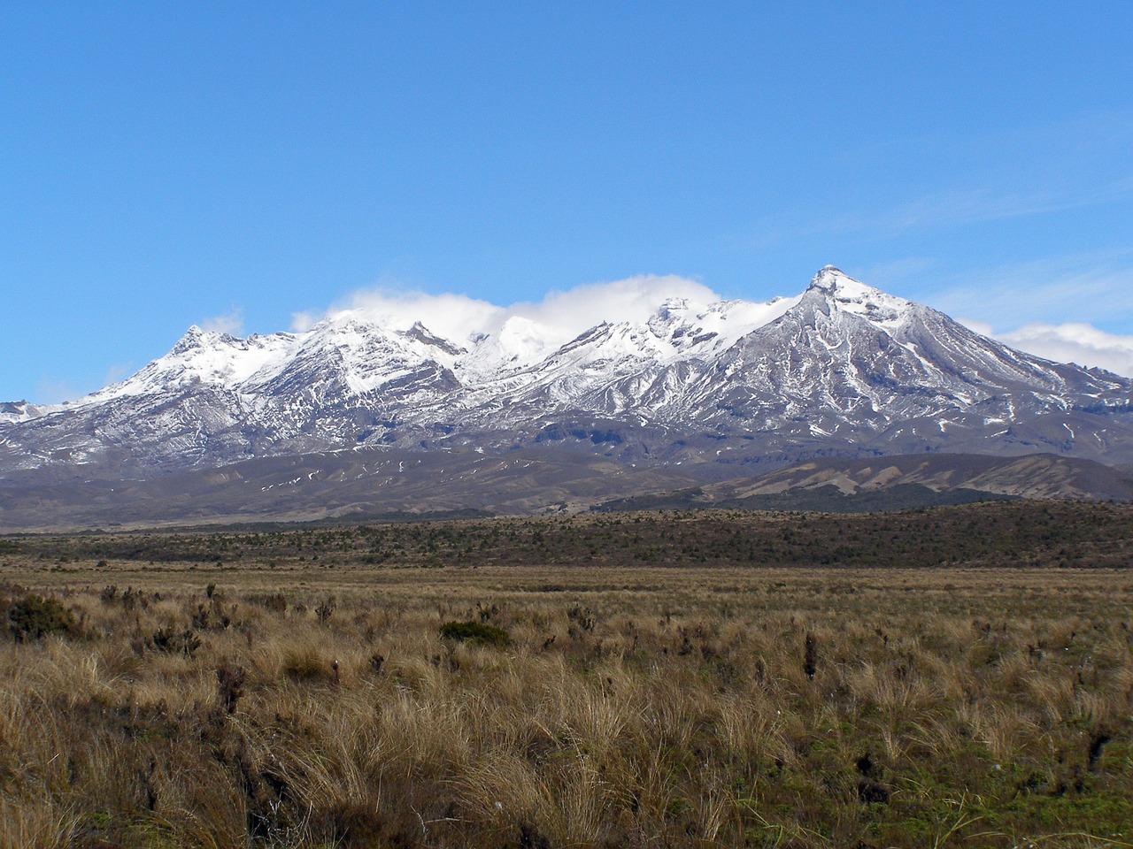 Ruapehu Adventure: Hiking and Nature in 2 Days