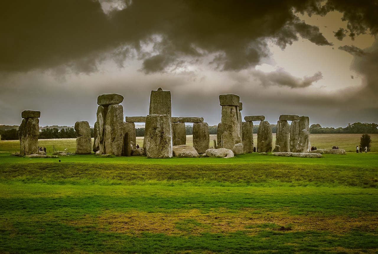 Historic Amesbury and Stonehenge Day Trip