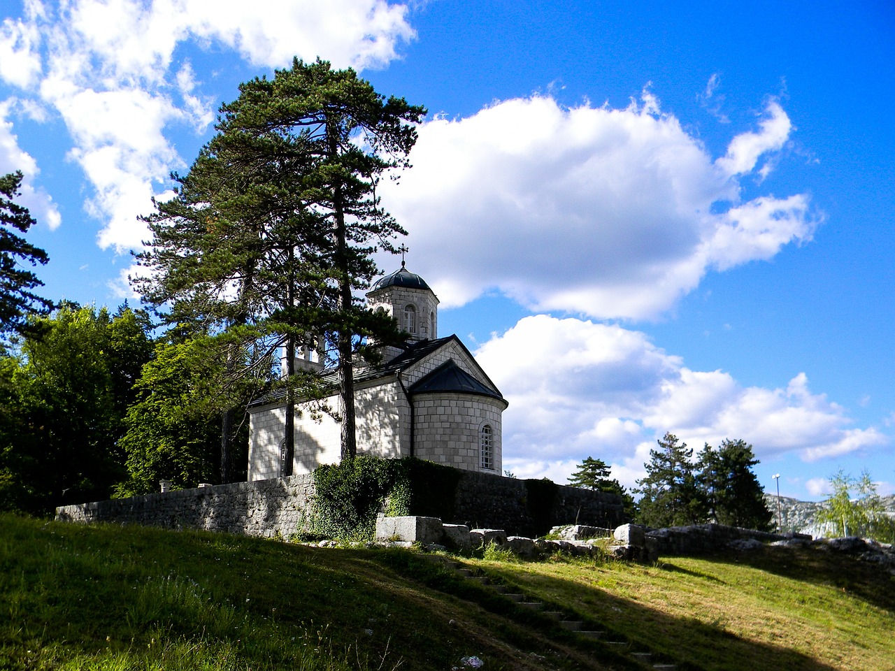 Cetinje Cultural Heritage and Lipa Cave Exploration