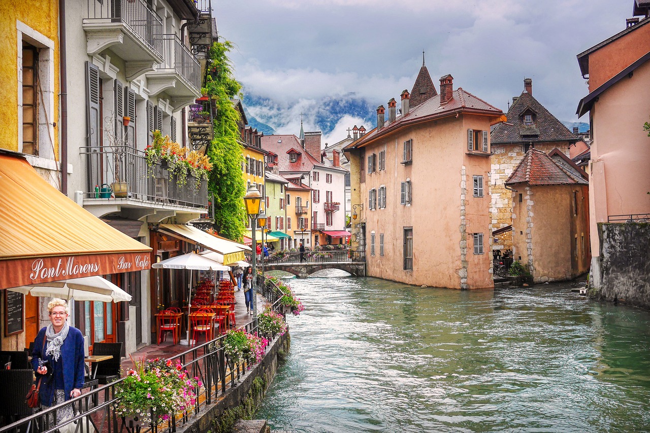 A Gastronomic Journey in Annecy: Old Town, Lake Views, and Mountain Hikes