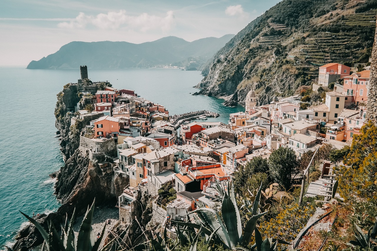 Cinque Terre and Marble Excursion in Riomaggiore