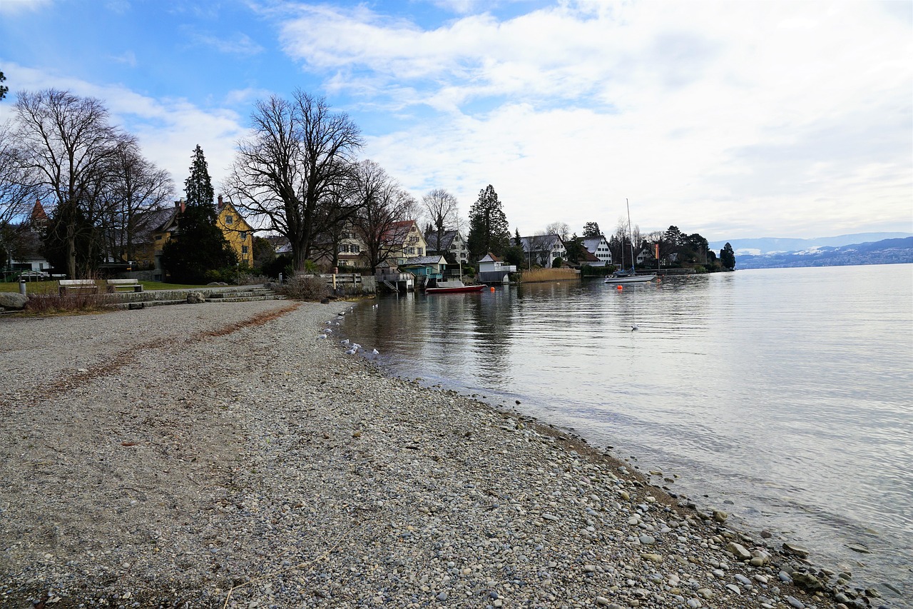 Scenic Swiss Delights in Rüschlikon