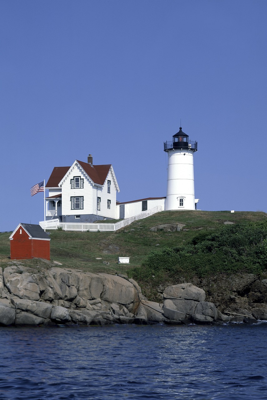 Historical Tours and Coastal Dining in Cape Neddick