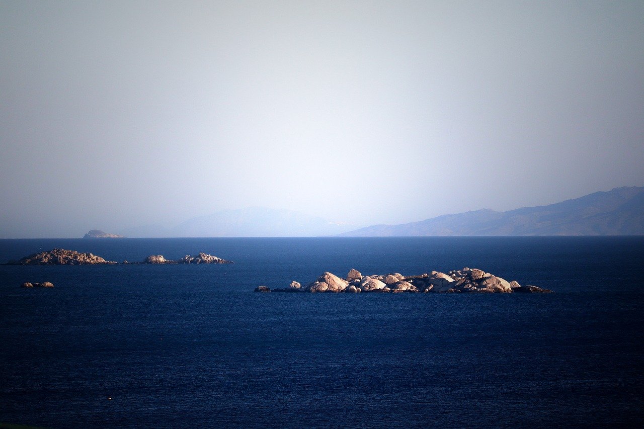 Découverte Culinaire et Aventure en Voilier dans les Cyclades