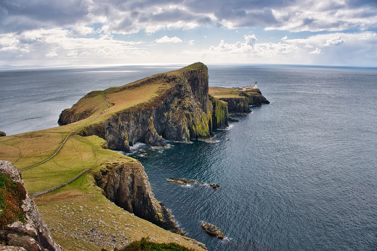 Scenic Scotland: A Whisky and Castle Adventure