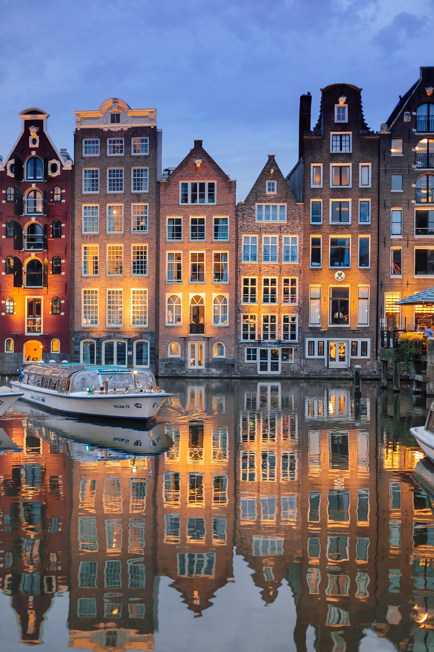 Hollanda'da Çiçekler ve Kanallar: Keukenhof'tan Amsterdam'a