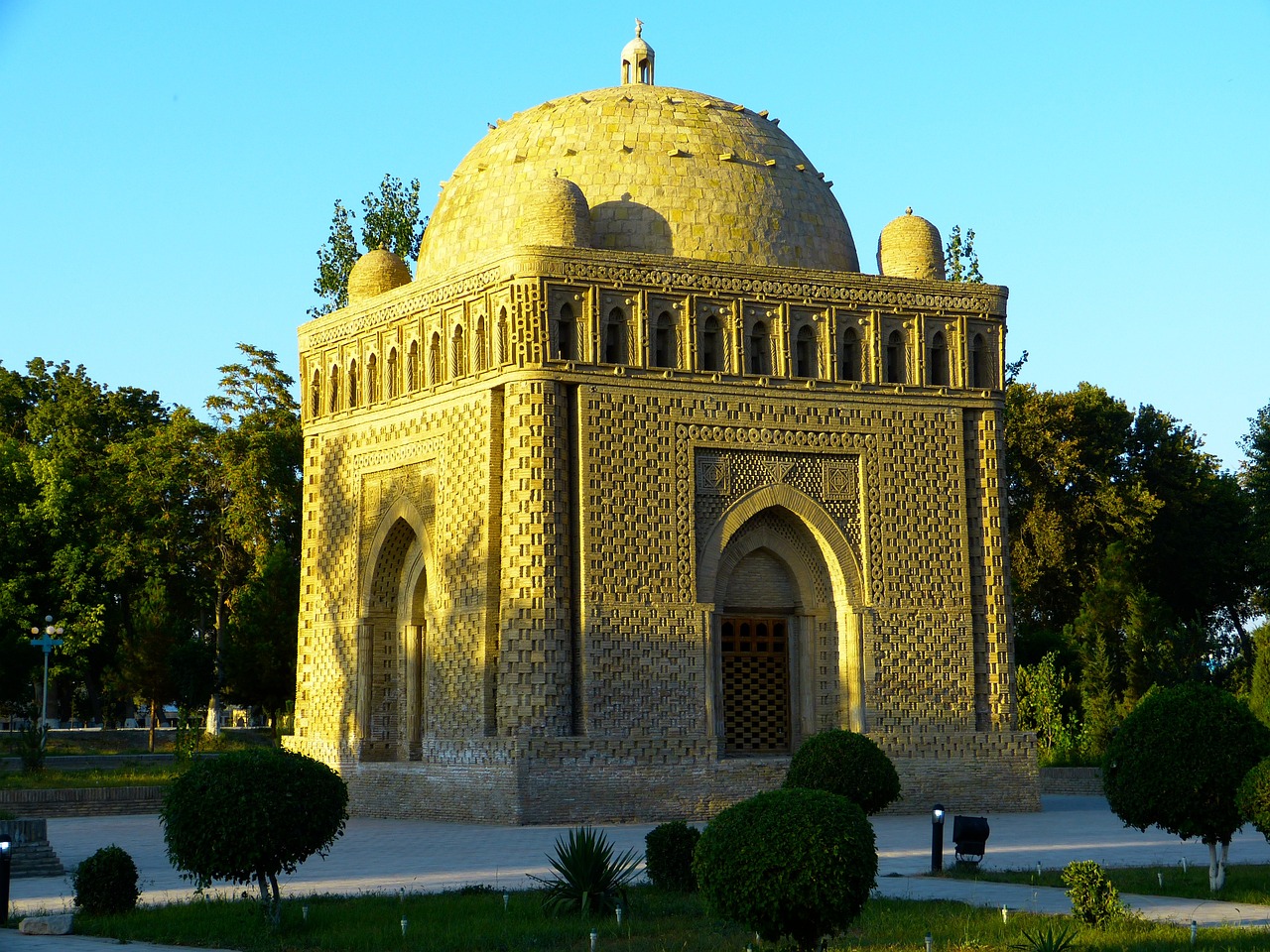 Explorando la Antigua Ciudad de Bukhara