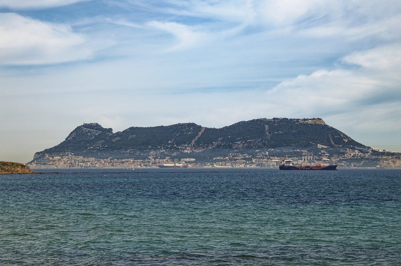 A Day in Algeciras: Nature and History