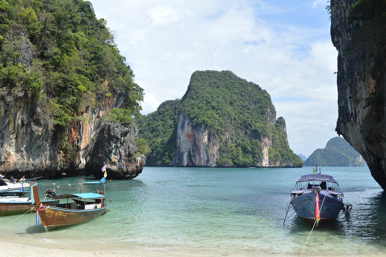 Island Paradise: A Week in Phi Phi and Surroundings