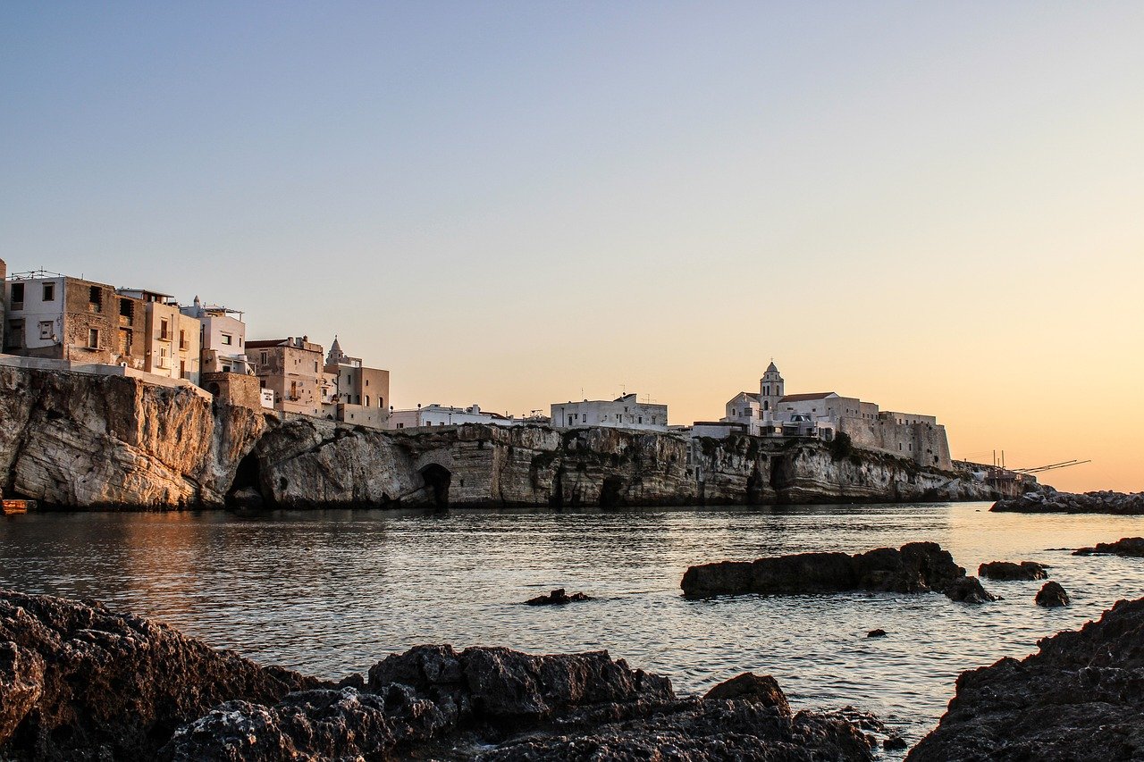 Esplorazione delle Spiagge e Città Storiche in Puglia