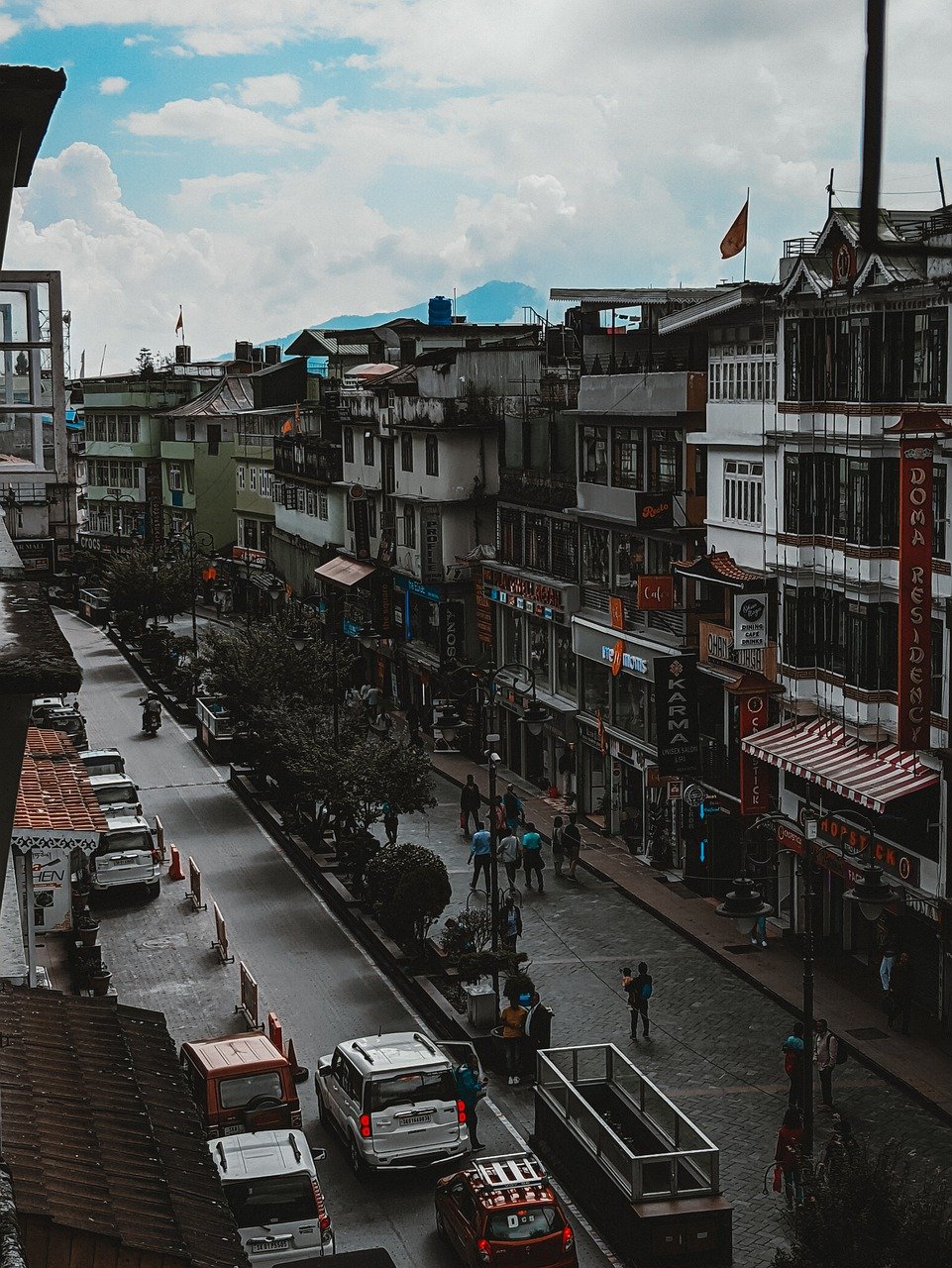 Zen Retreat in Gangtok: Monasteries, Local Cuisine, and Cultural Immersion