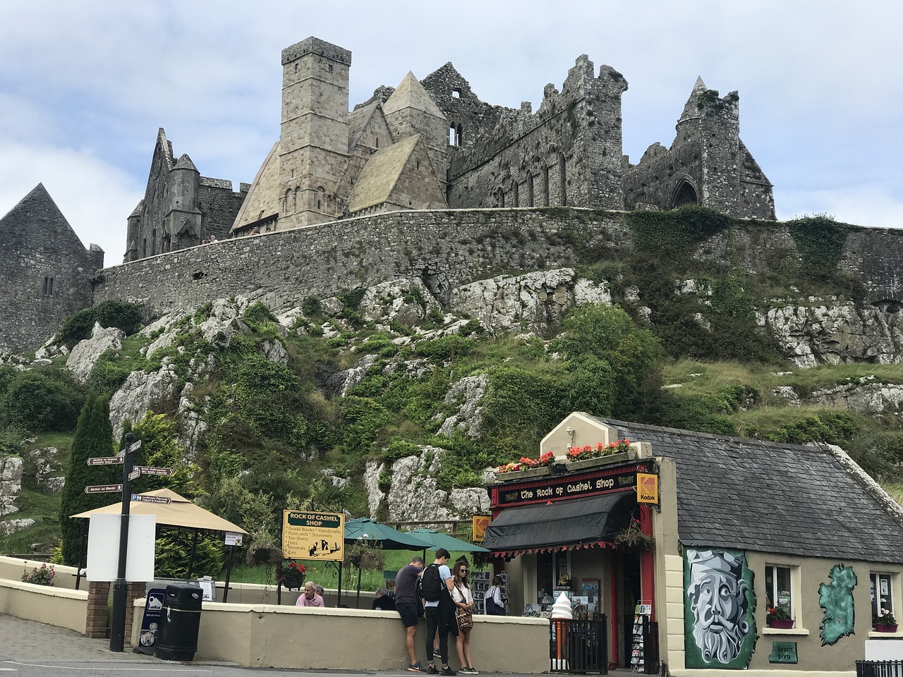 A Day in Cashel: Rock of Cashel and Chez Hans