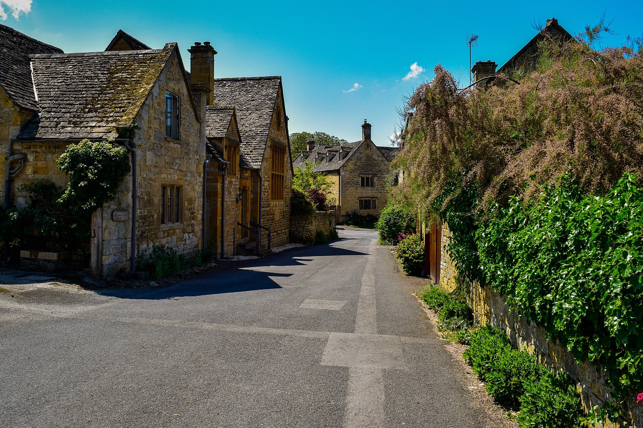 Charming Cotswolds: Blenheim Palace to Bourton-on-the-Water