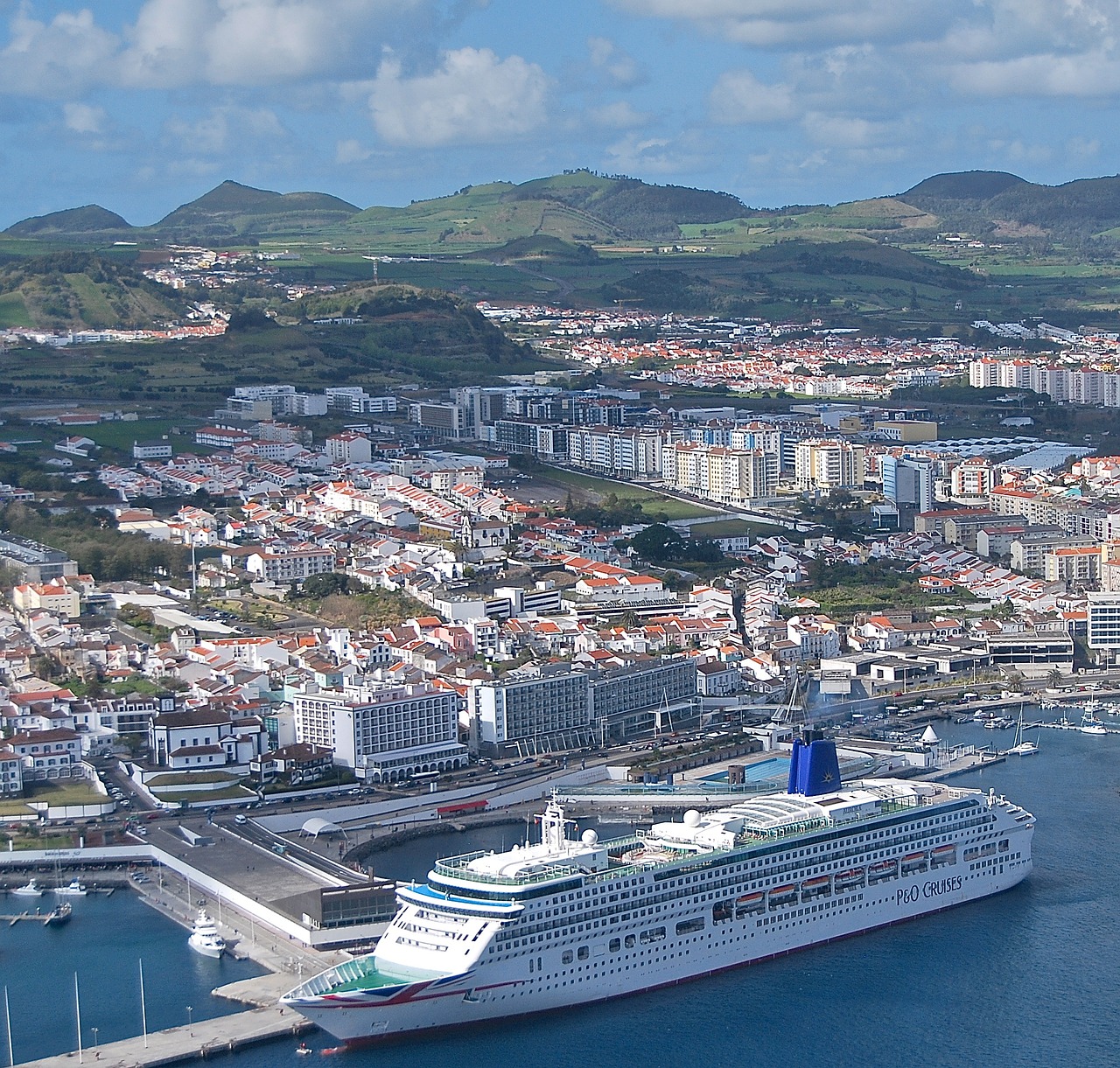 Whale Watching and Outdoor Adventures in Ponta Delgada