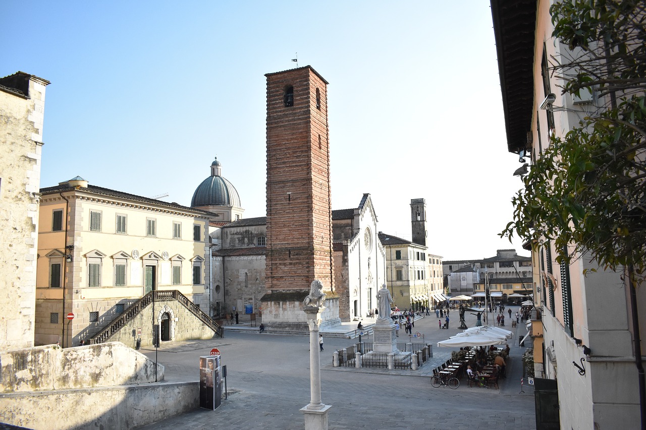 Cultural Delights of Lucca and Pisa