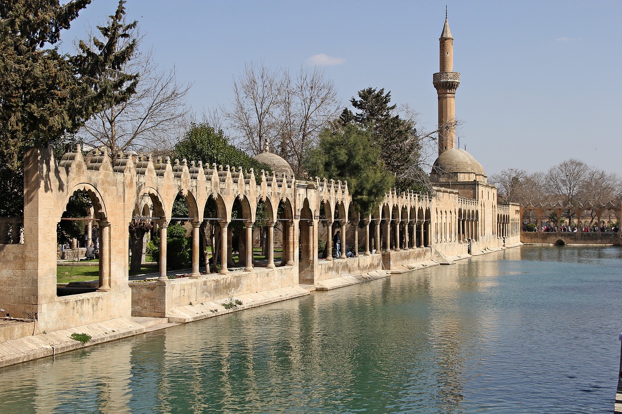 Sacred Fish and Beehive Houses: 2-Day Cultural Journey in Şanlıurfa
