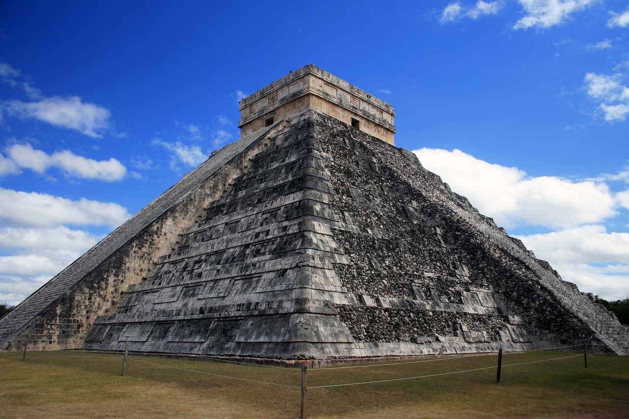 Chichén Itzá: A Day in the Mayan World