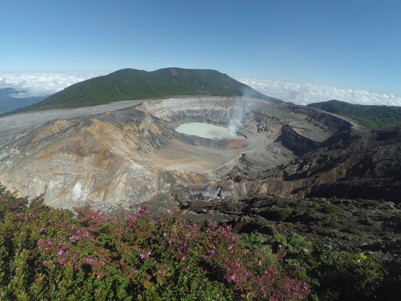 1 Day Exploring Poas Volcano, Costa Rica