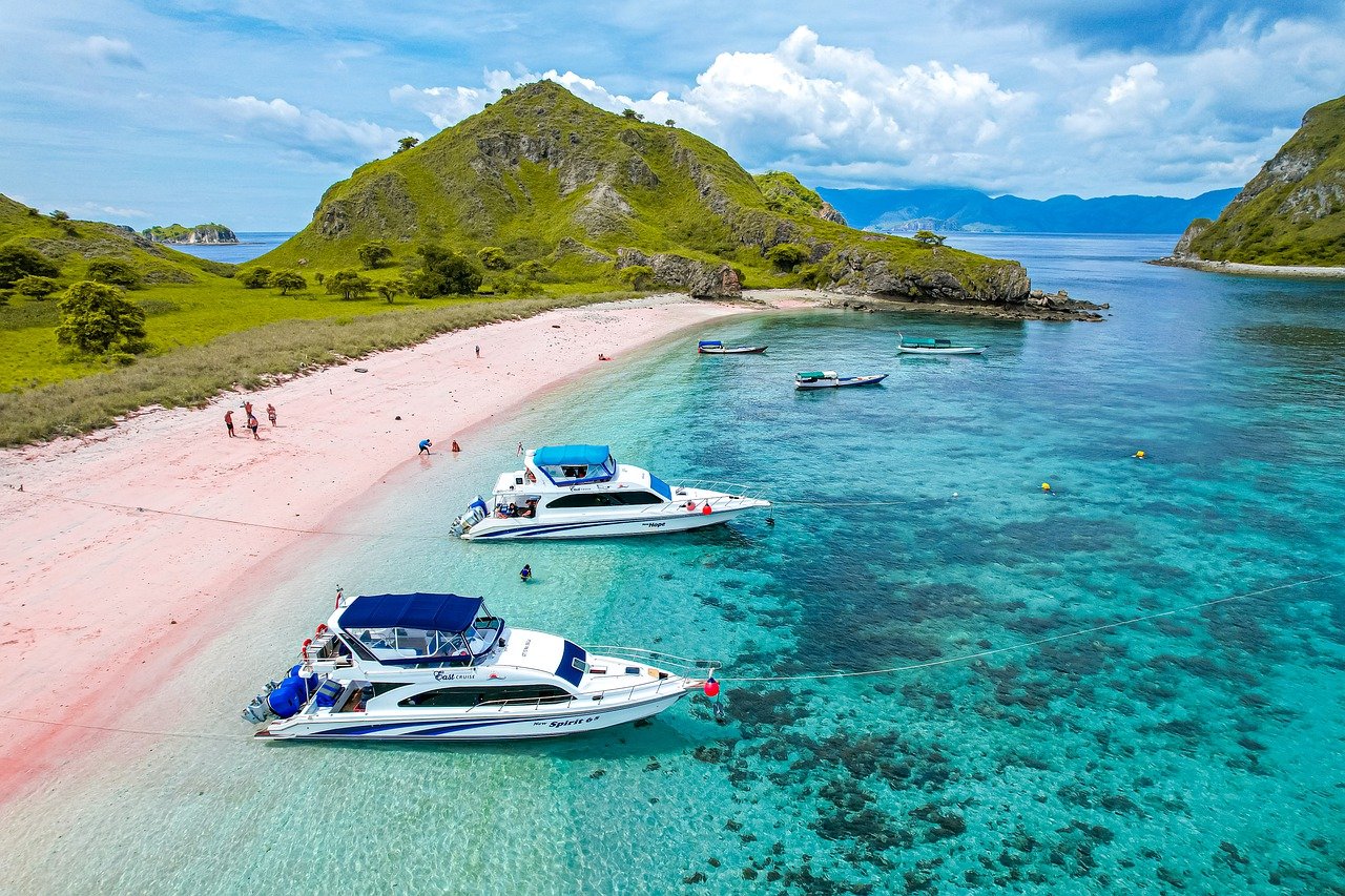 Ultimate 7-Day Adventure in Labuan Bajo: Diving, Waterfalls, and Komodo