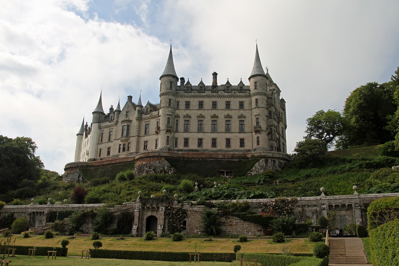 7 Days Exploring Inverness, Fort Augustus, Eilean Donan, and Dunvegan