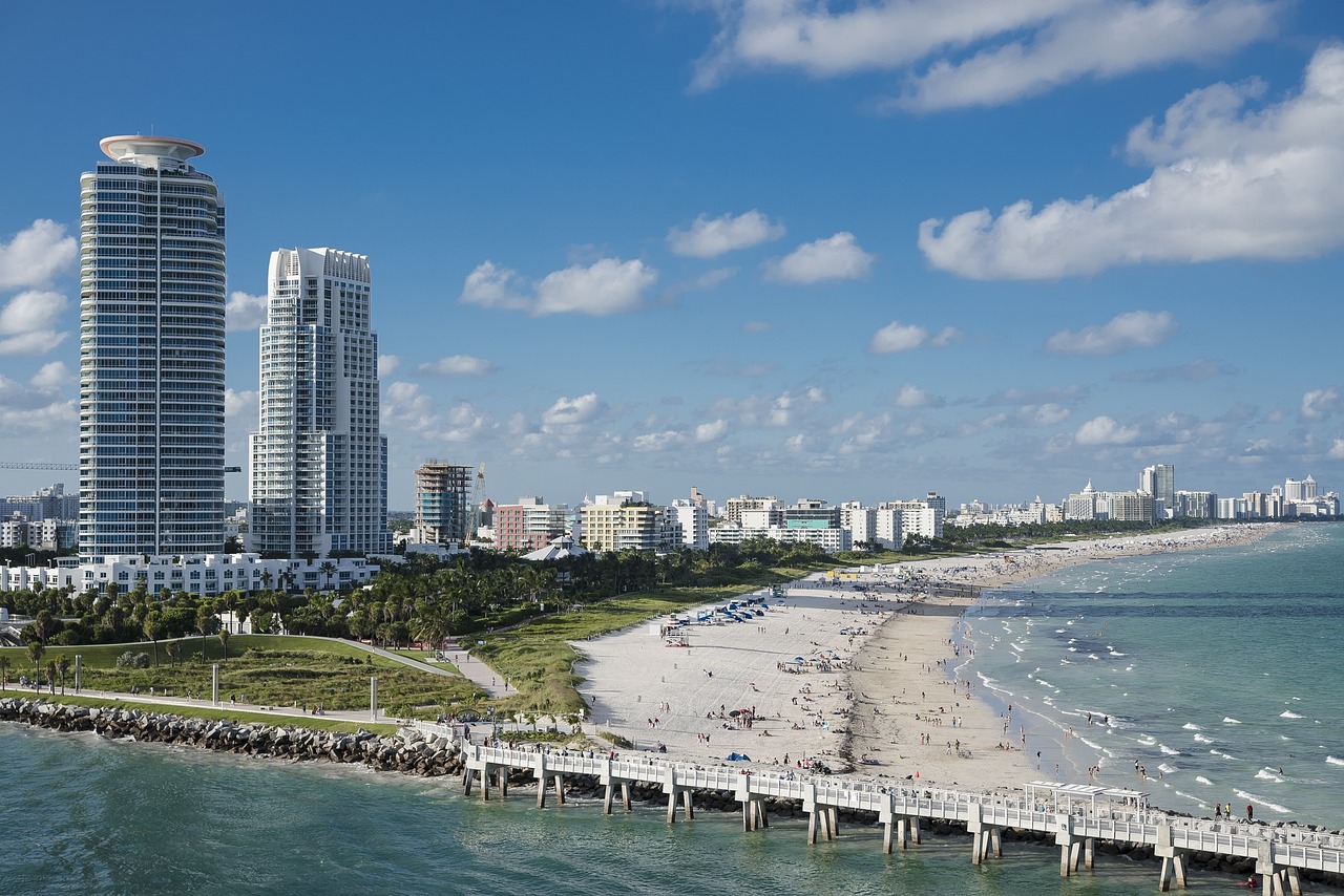 2 Days Exploring Miami South Beach's Vibrant Culture, Beaches, and Nightlife