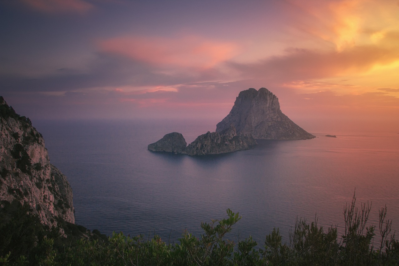 Esperienza di 2 giorni a Ibiza: Spiagge, Vita Notturna e Cibo Locale
